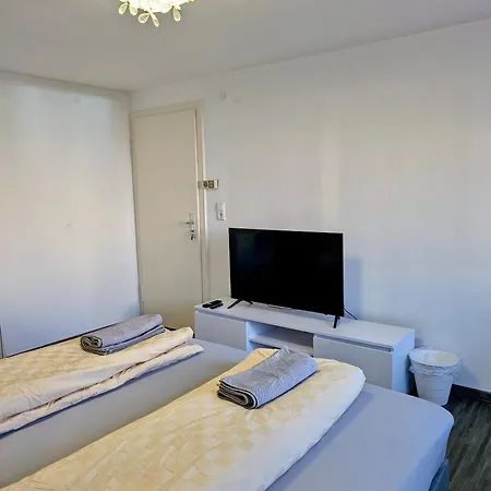 Siyen Three Private Rooms With 24H Check-In Ammerbuch Exterior photo
